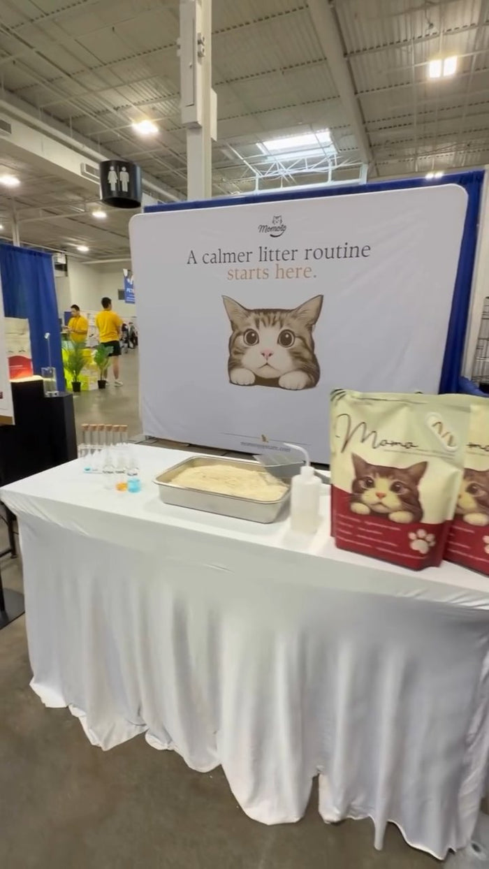 MOMOTO booth 103 with the litter demo tray